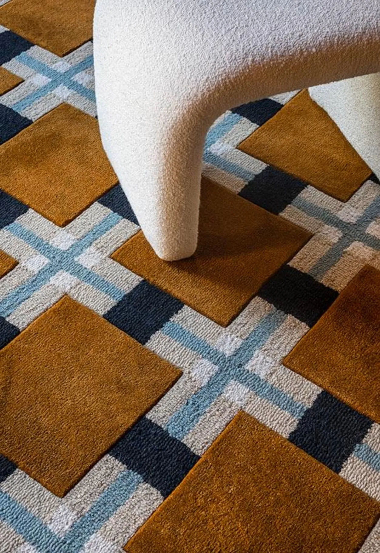 Handmade Brown Geometric Grid Tufted Rug